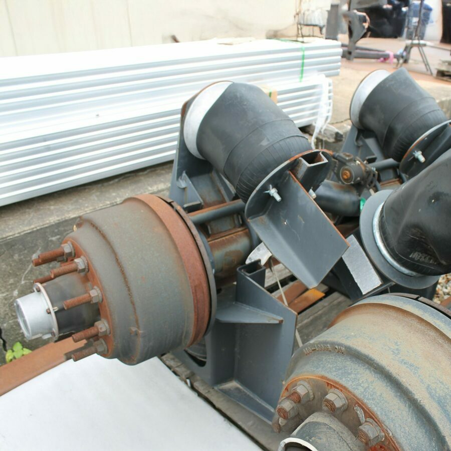 HLM PUSHER AXLE 20K,71-1/2,HP, TQ,SST,11-13 RH GREASE, FMT20BXA49BX1XJ (26102058)